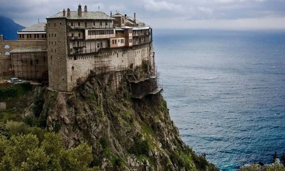 Άγιο Όρος: Σώοι οι αγνοούμενοι Ουκρανοί προσκυνητές - Βρήκαν κατάλυμα σε κελί ασκητή